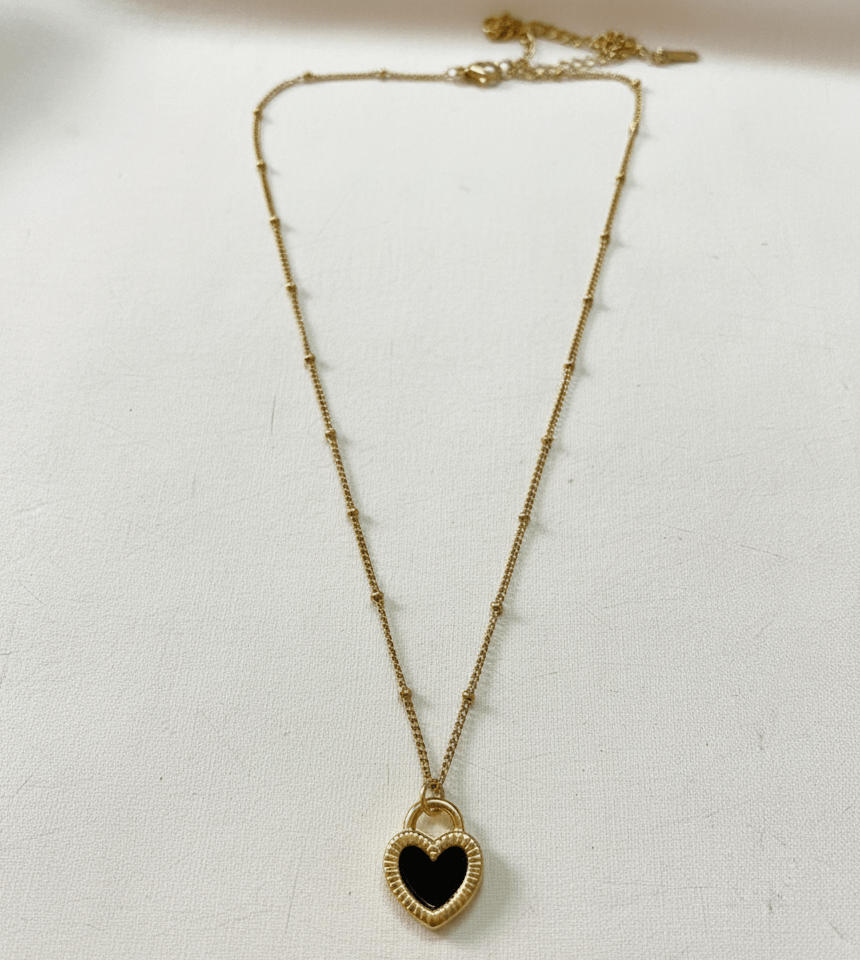 Elegant Heart Pendant Necklace – Anti Tarnish Finish