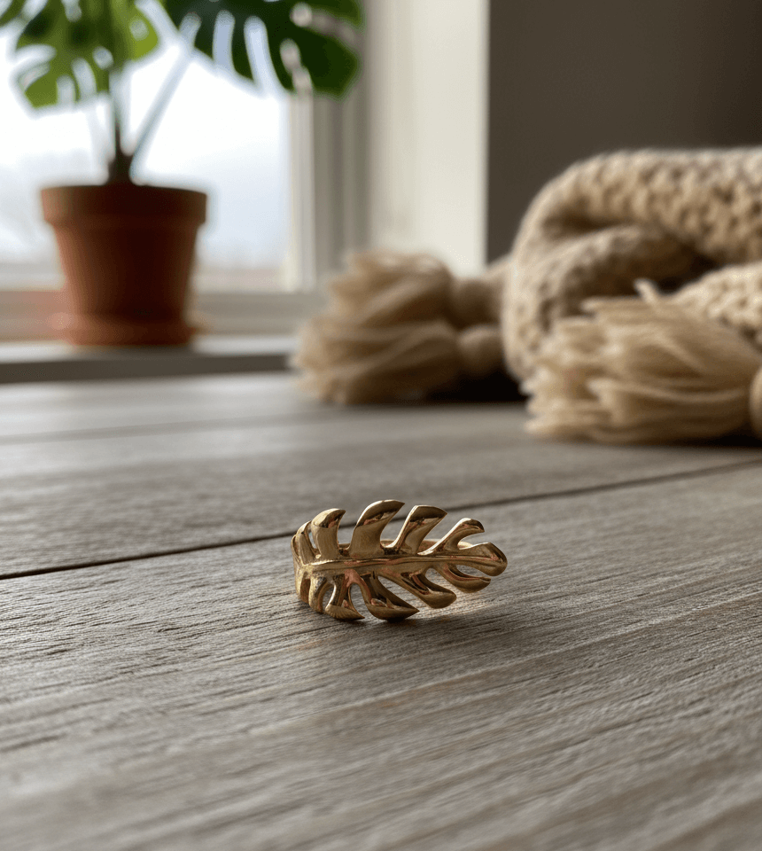 Elegant Leaf Design Adjustable Ring - Image 5